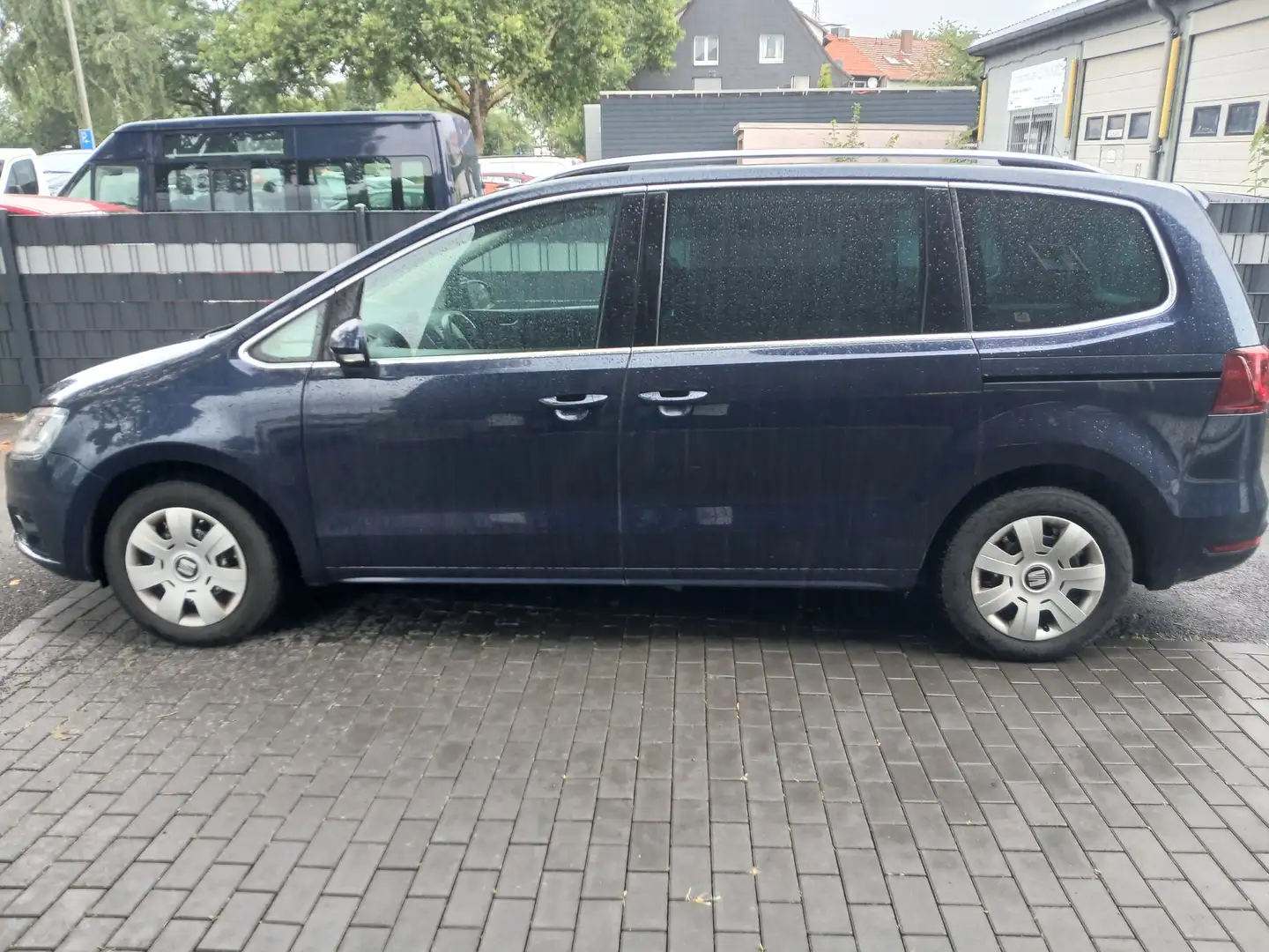 SEAT Alhambra 2.0 TDI Ecomotive Reference Modrá - 2