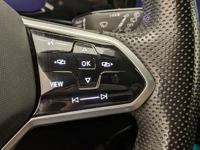 Volkswagen Golf view 11