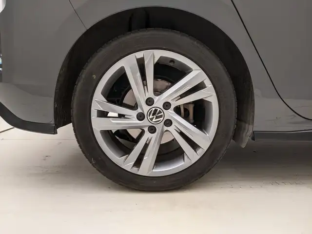 Volkswagen Golf view 9