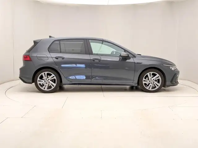 Volkswagen Golf view 3