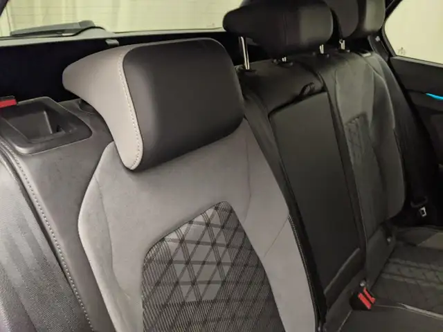 Volkswagen Golf view 8