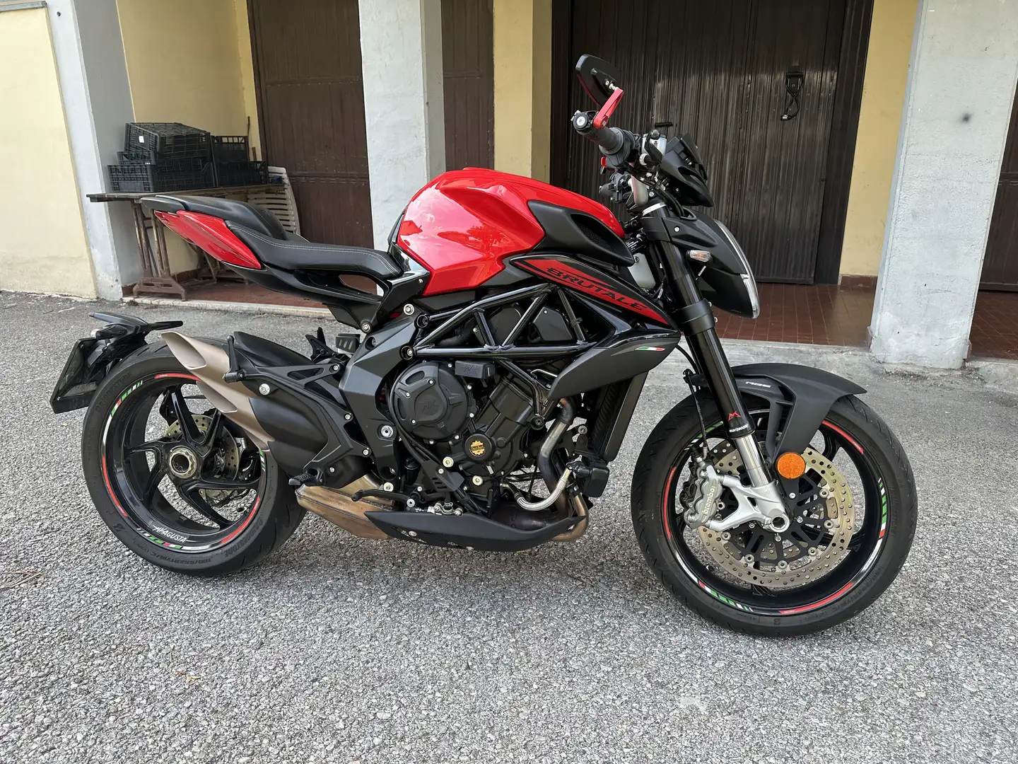 MV Agusta Brutale 800 rosso - 1