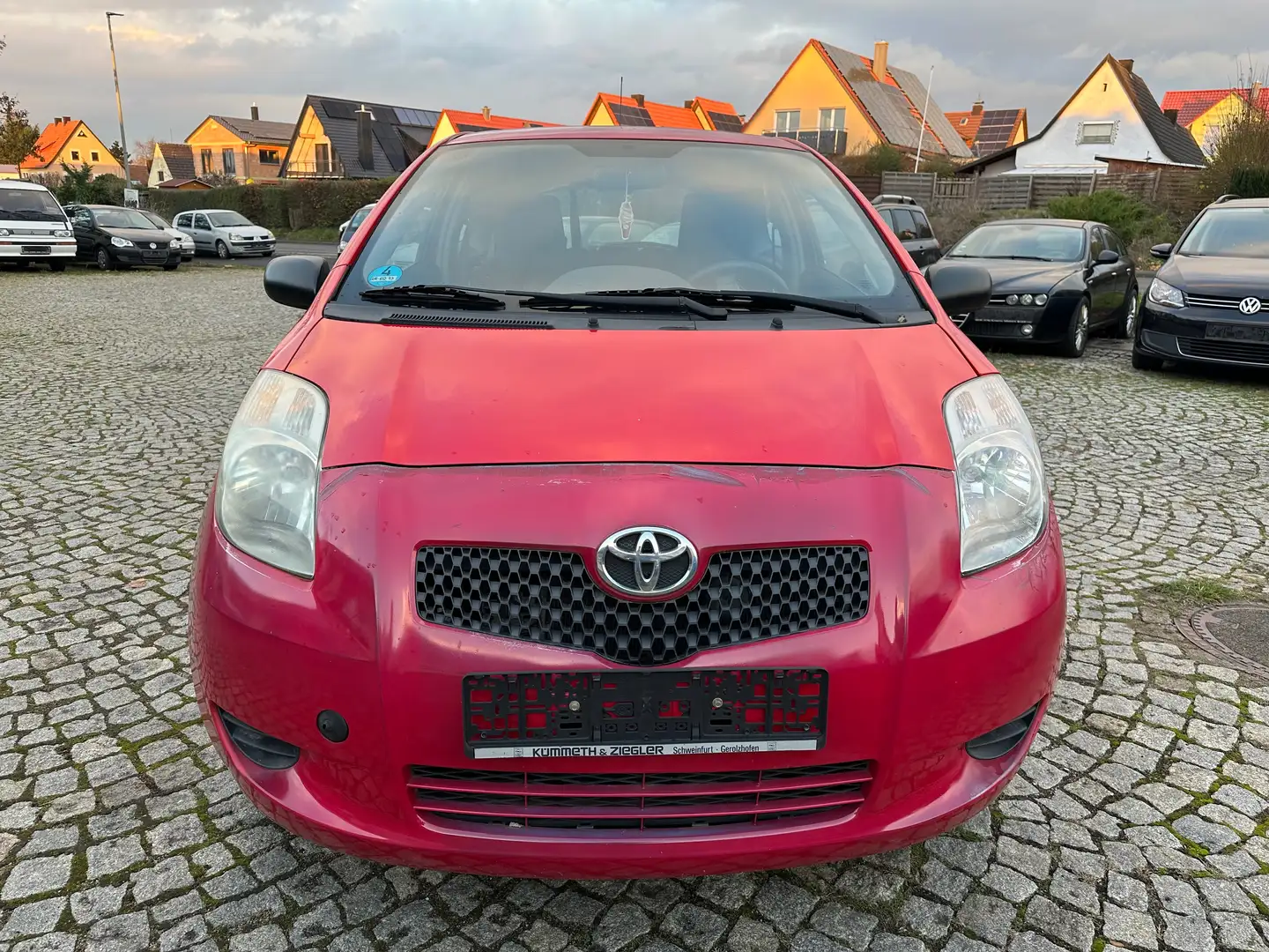 Toyota Yaris Basis Rosso - 1