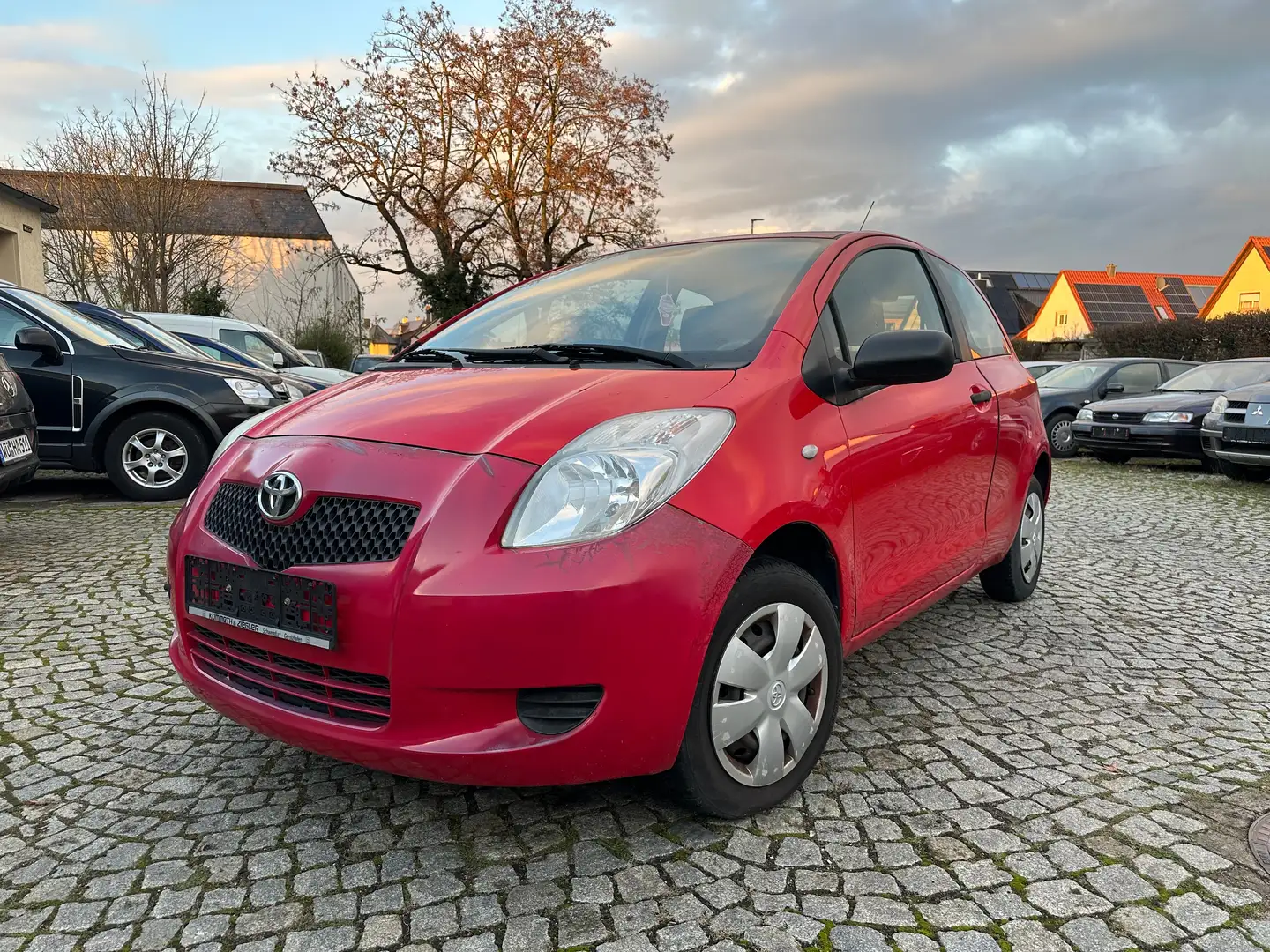 Toyota Yaris Basis Rosso - 2