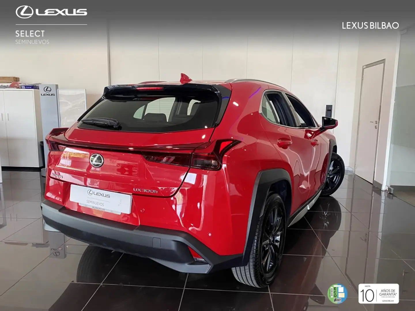 Lexus UX 300h + Rot - 2