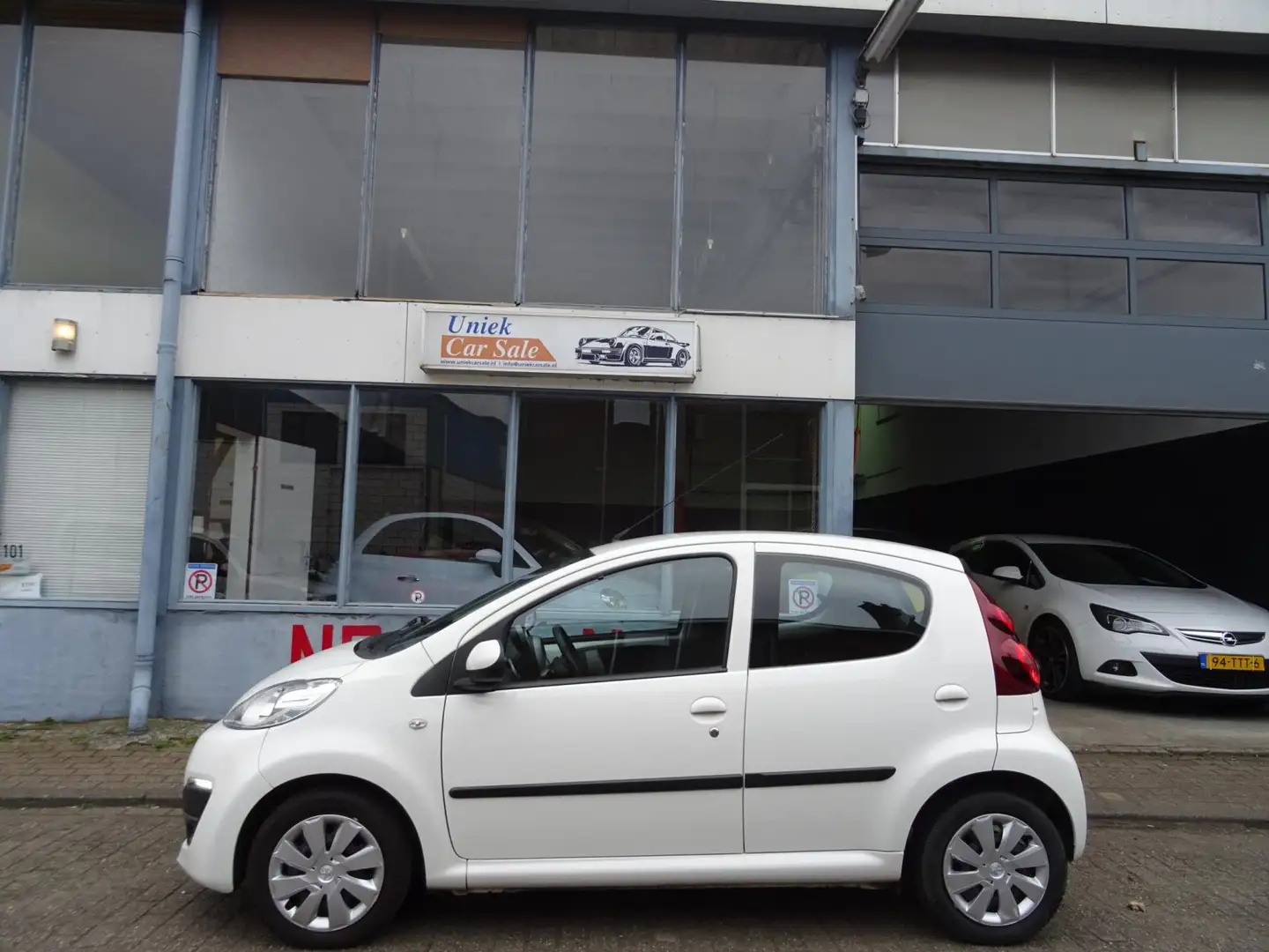 Peugeot 107 1.0 Active Airco NW APK Wit - 2