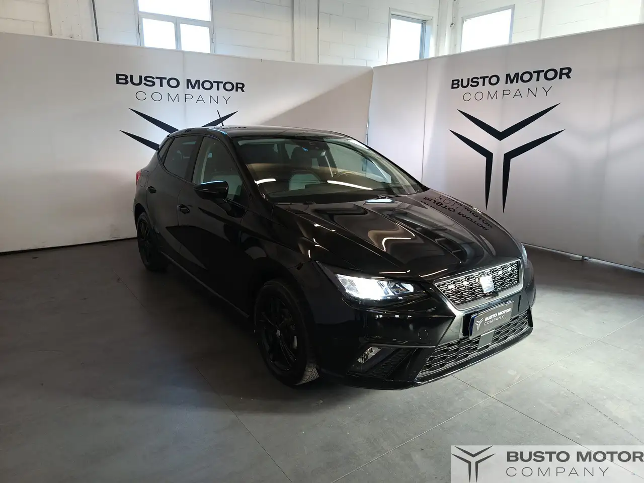 SEAT Ibiza Ibiza 1.0 ecotsi Business 95cv — photo 1 of 15