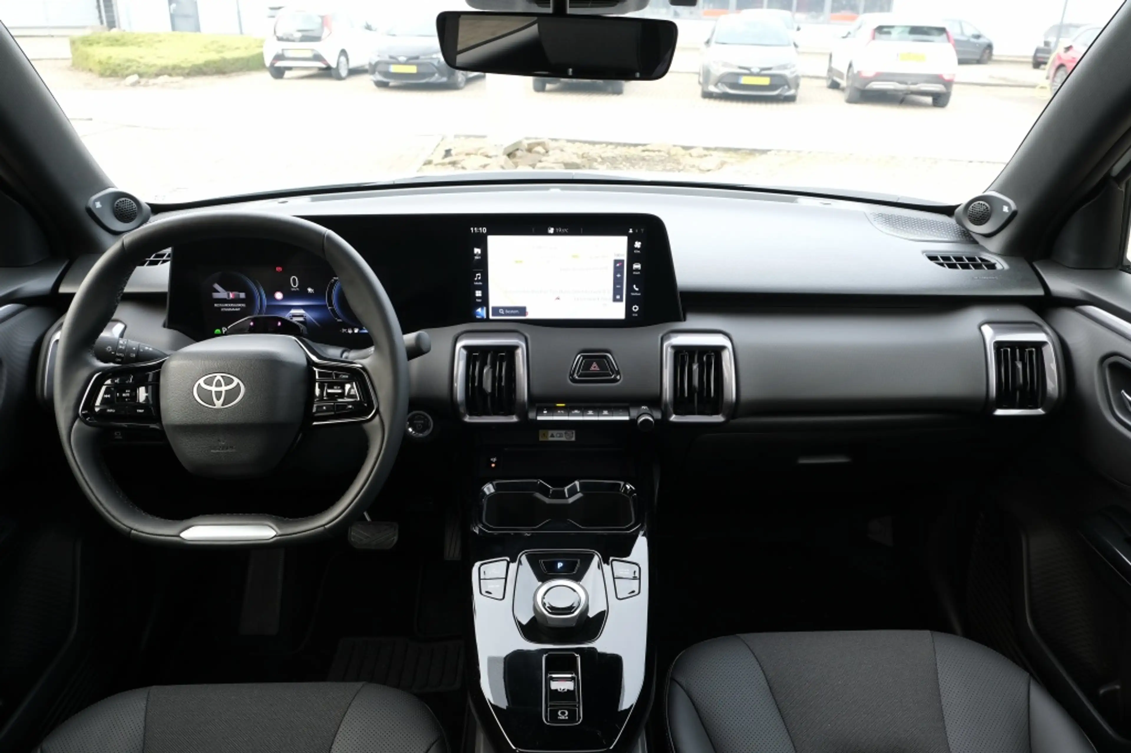 Toyota Urban Cruiser 61,1 kwh Executive Automaat | Actieradius (WLTP): — photo 4