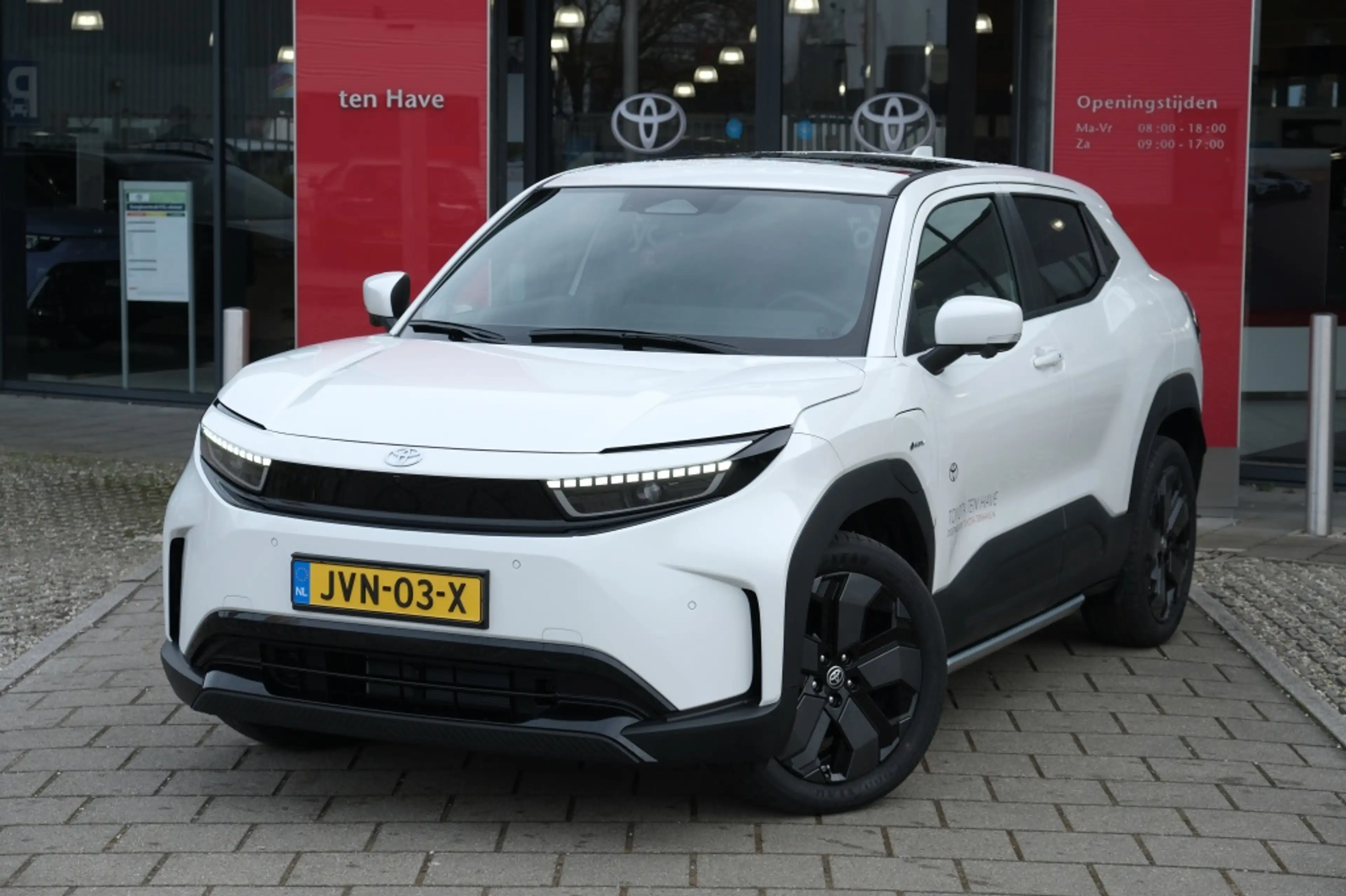 Toyota Urban Cruiser 61,1 kwh Executive Automaat | Actieradius (WLTP): — photo 7