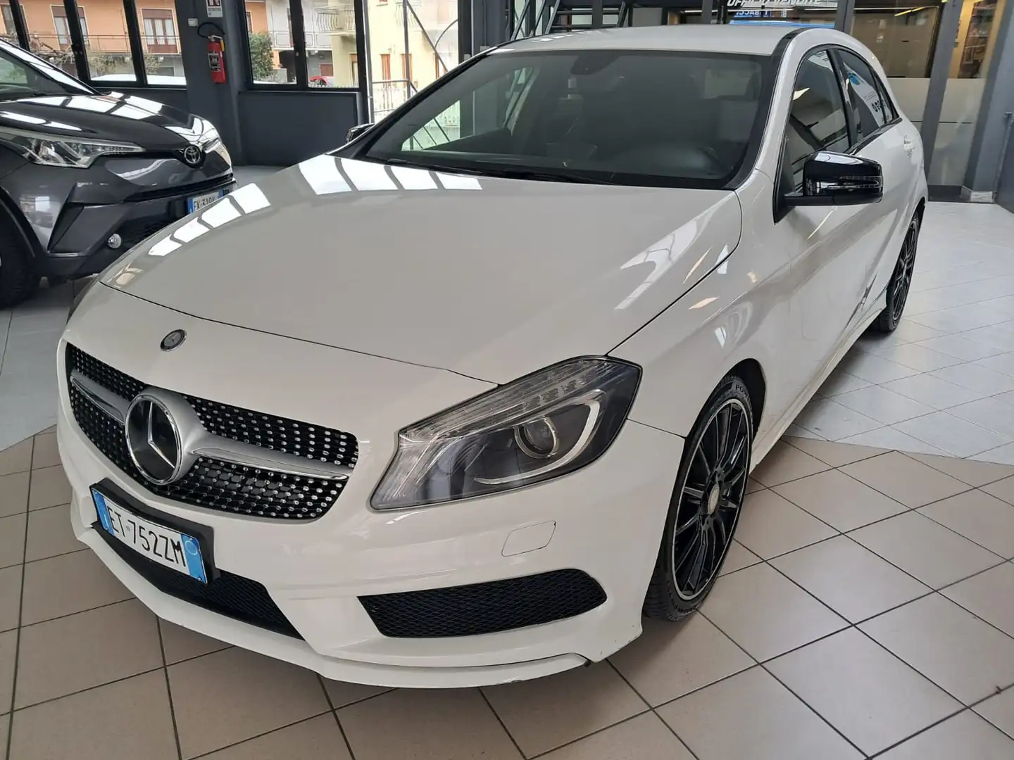 Mercedes-Benz A 180 A 180 CDI Automatic Premium Weiß - 1