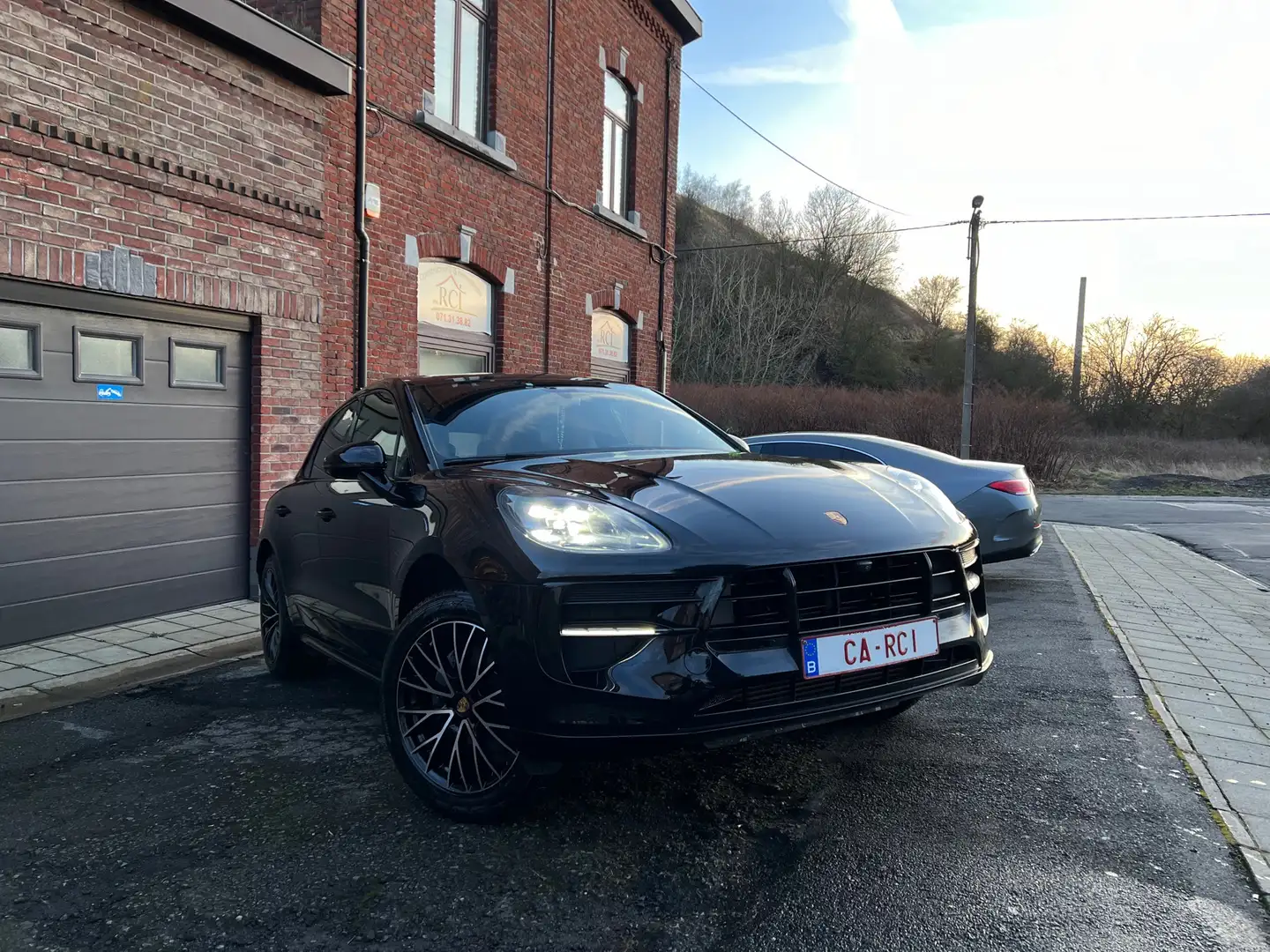 Porsche Macan 2.0 Turbo PDK Zwart - 1