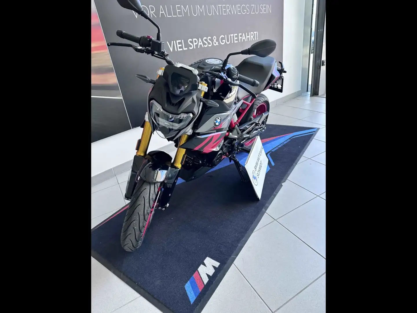 BMW G 310 R Modell 2024 Grau - 2
