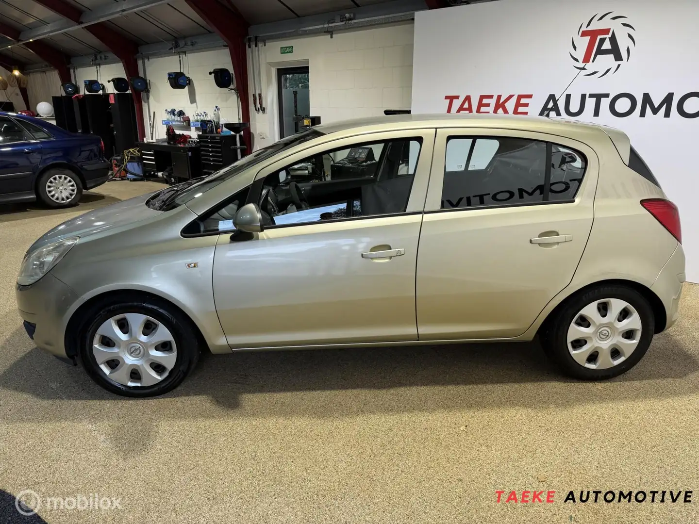 Opel Corsa 1.2-16V Cosmo Airco/Nap Beige - 2