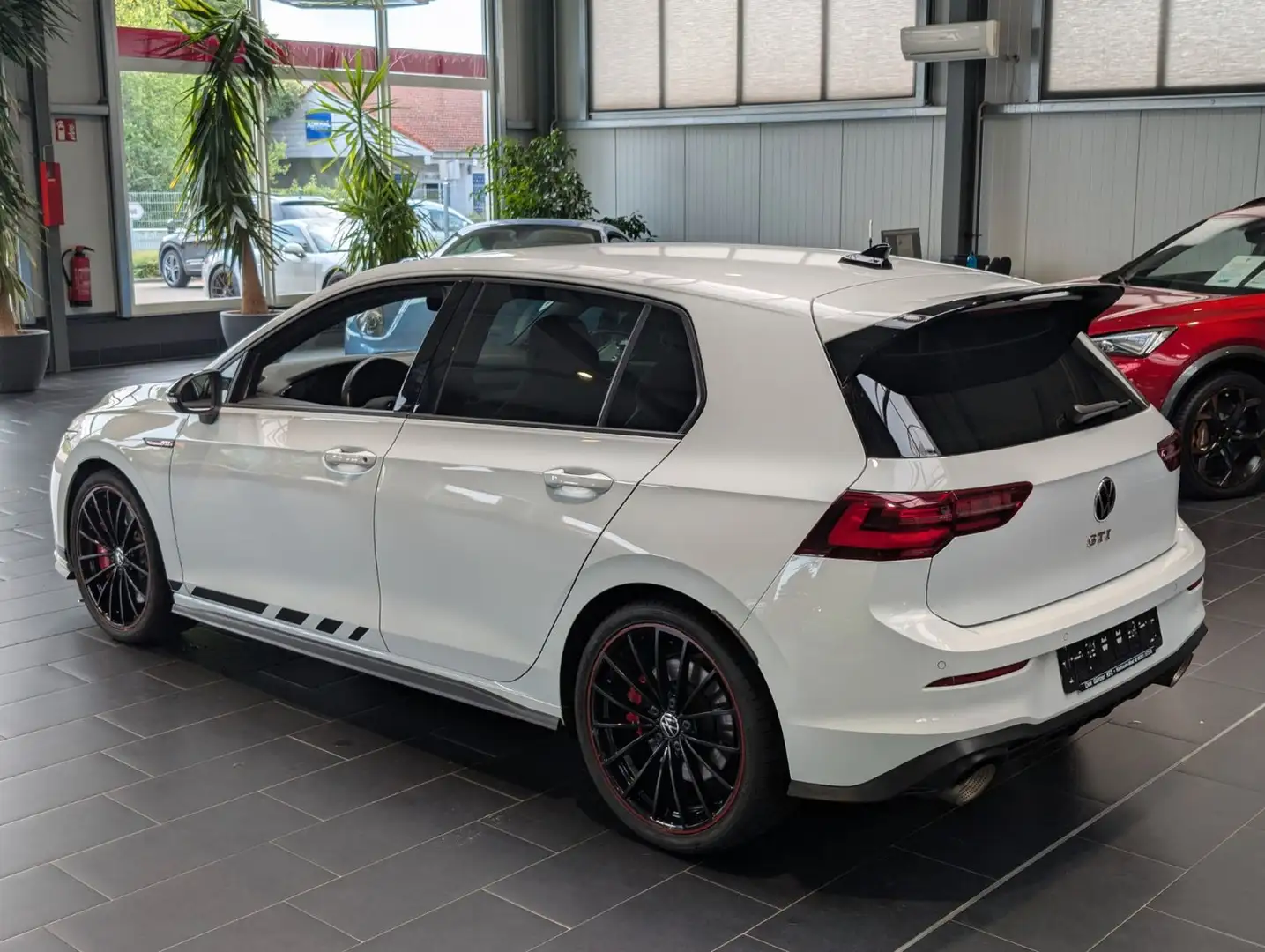 Volkswagen Golf VIII GTI Clubsport Performance LED Navi Weiß - 2