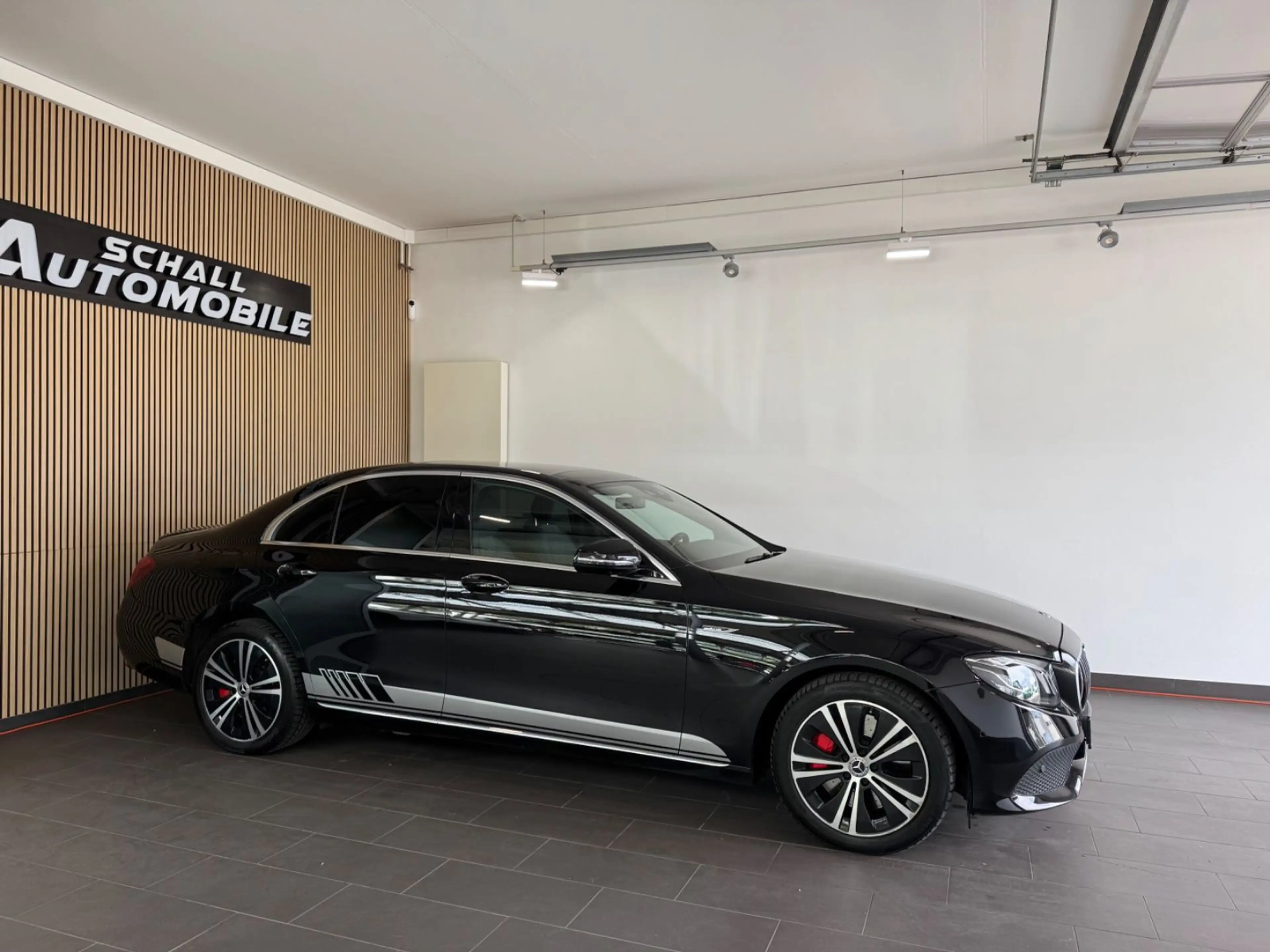 Mercedes-Benz E 450 E450 Lim. 4Matic *PANO/DISTR.-PLUS/360°/LED/SHZ* — photo 4