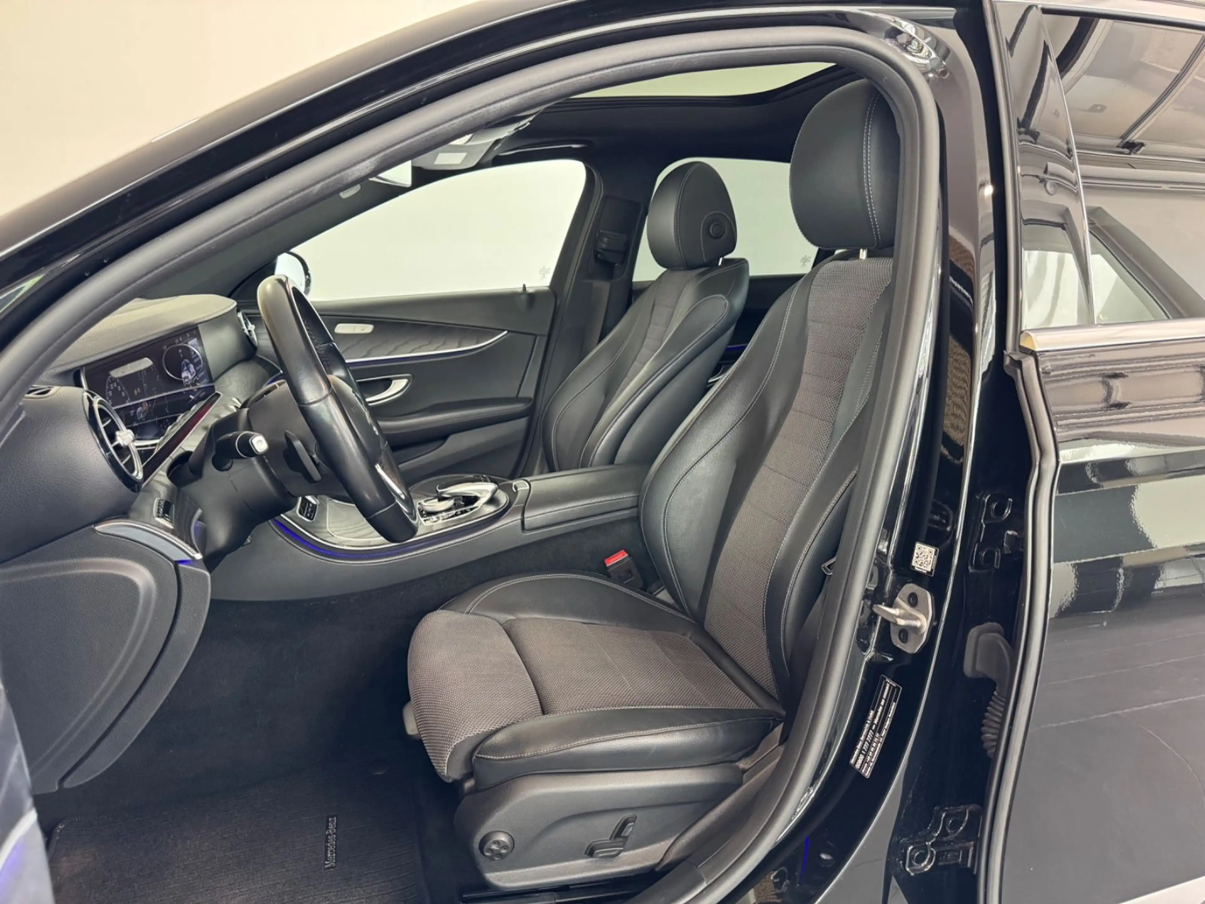 Mercedes-Benz E 450 E450 Lim. 4Matic *PANO/DISTR.-PLUS/360°/LED/SHZ* — photo 10