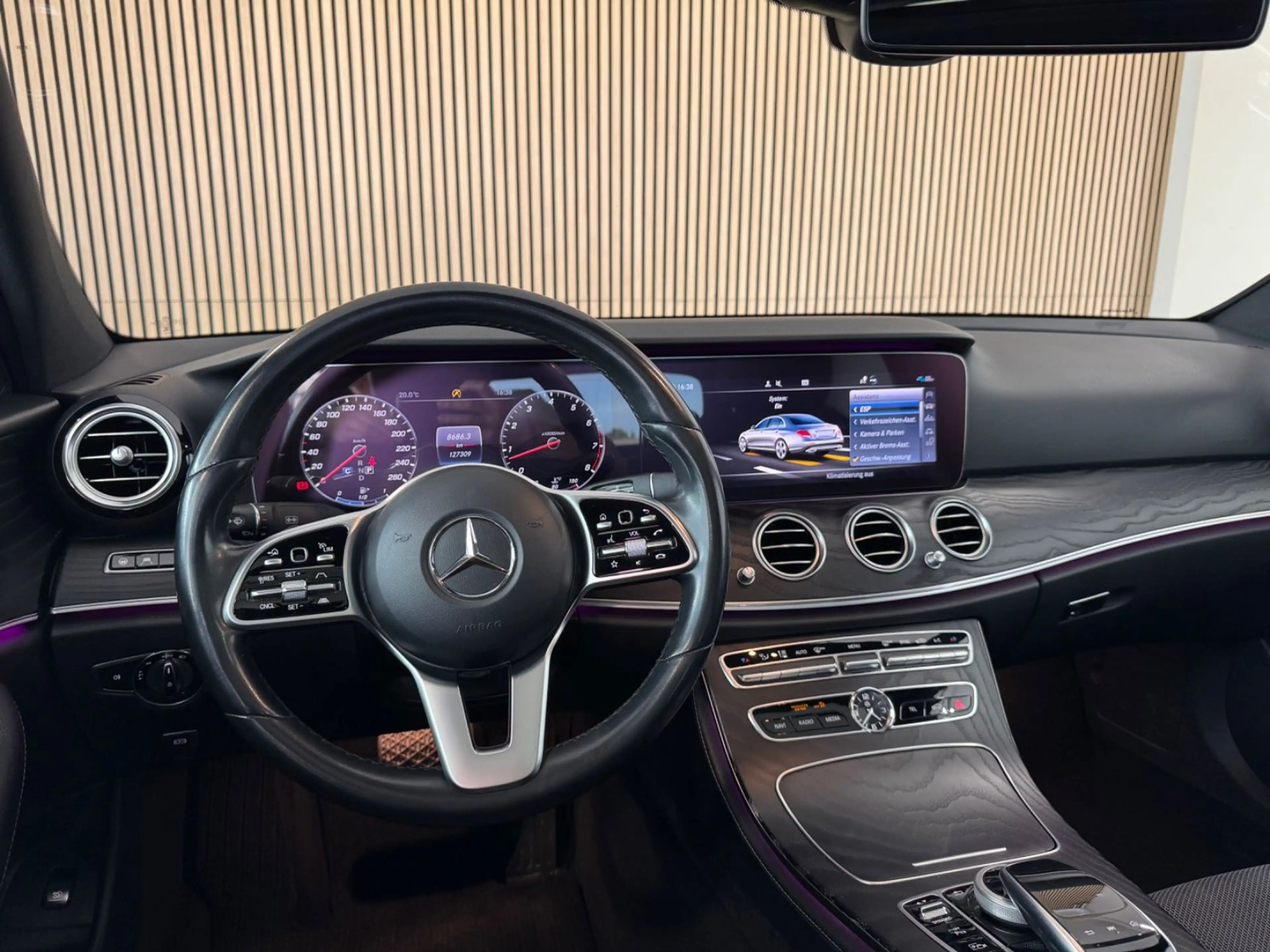 Mercedes-Benz E 450 E450 Lim. 4Matic *PANO/DISTR.-PLUS/360°/LED/SHZ* — photo 13