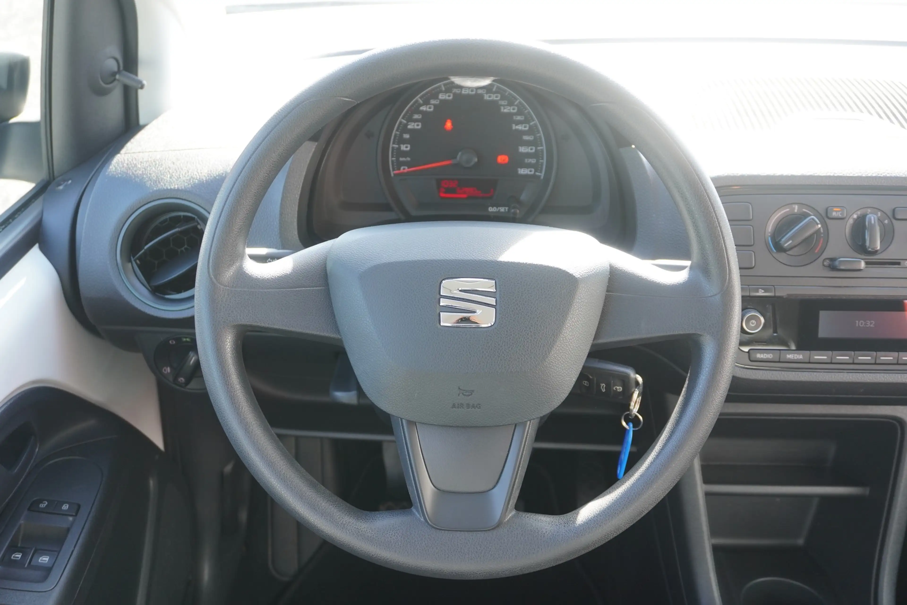 SEAT Mii 1.0 Reference Klima AUX — photo 10