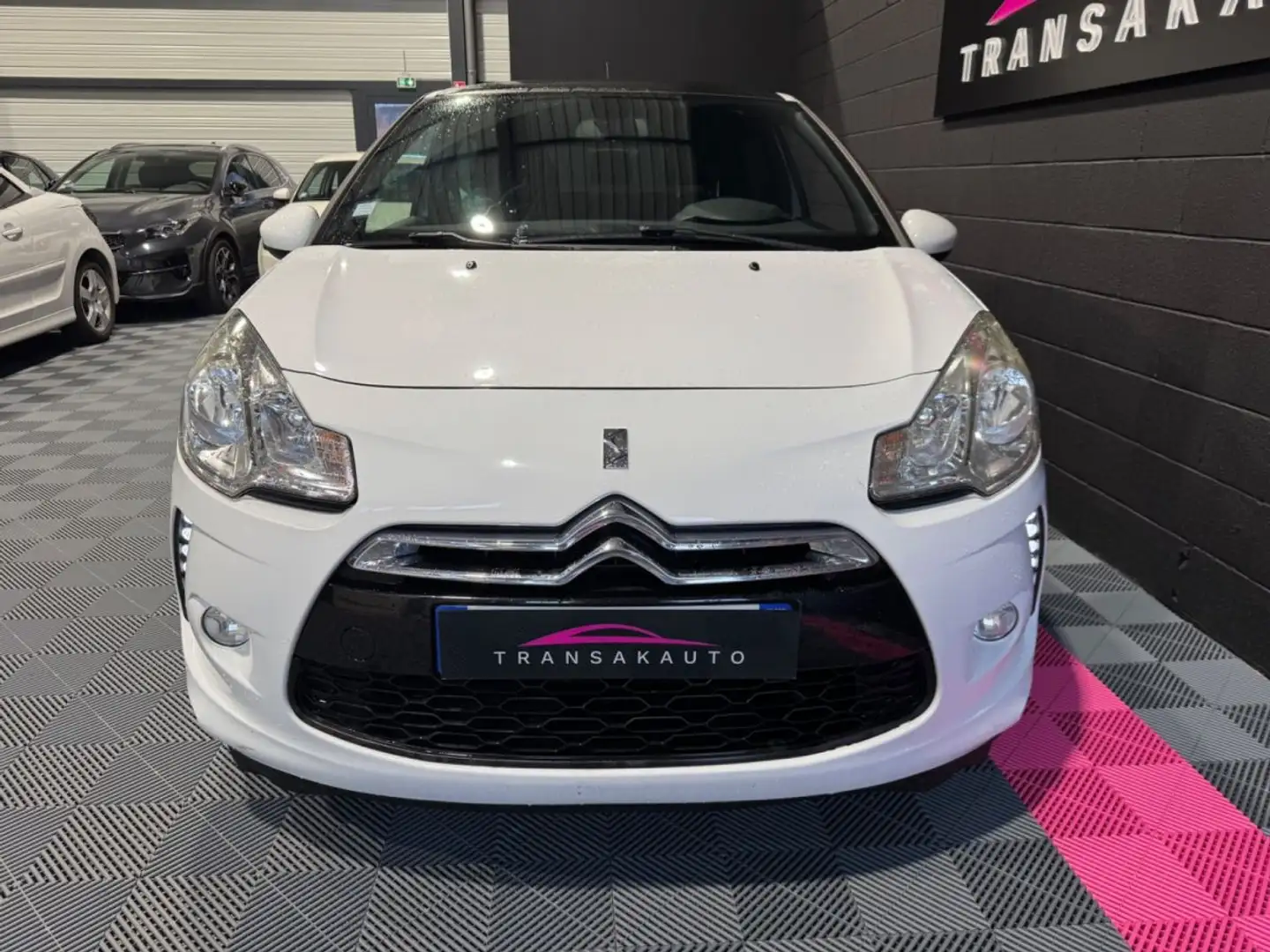 Citroen DS3 VTi 120 Airdream So Chic Blanc - 2