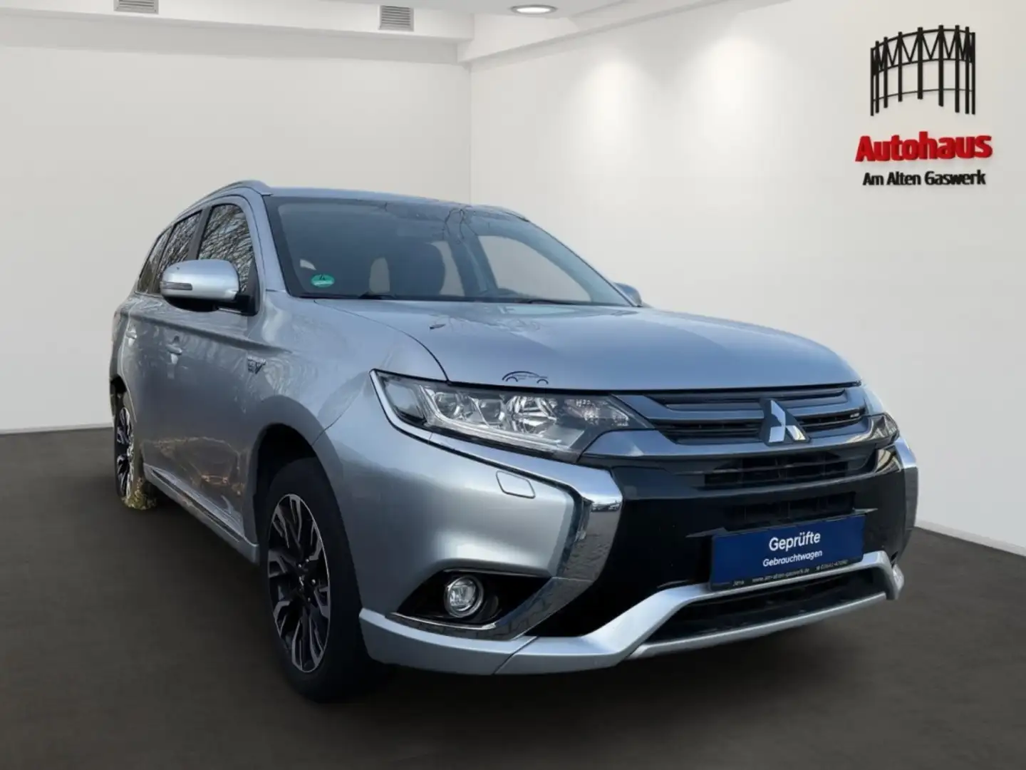 Mitsubishi Outlander PLUG IN PLUS ALLRAD+8-FACH-REIFEN+TEMPOMAT+SITZHEI Ezüst - 2