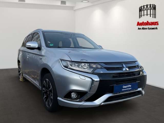 Mitsubishi Outlander PLUG IN PLUS ALLRAD+8-FACH-REIFEN+TEMPOMAT+SITZHEI