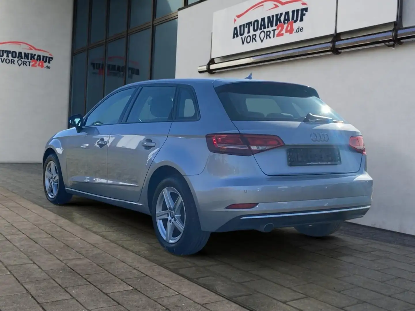 Audi A3 1.0 TFSI Sportback*Xenon`MMI*BT*Sitzhzg* Klima Silber - 2