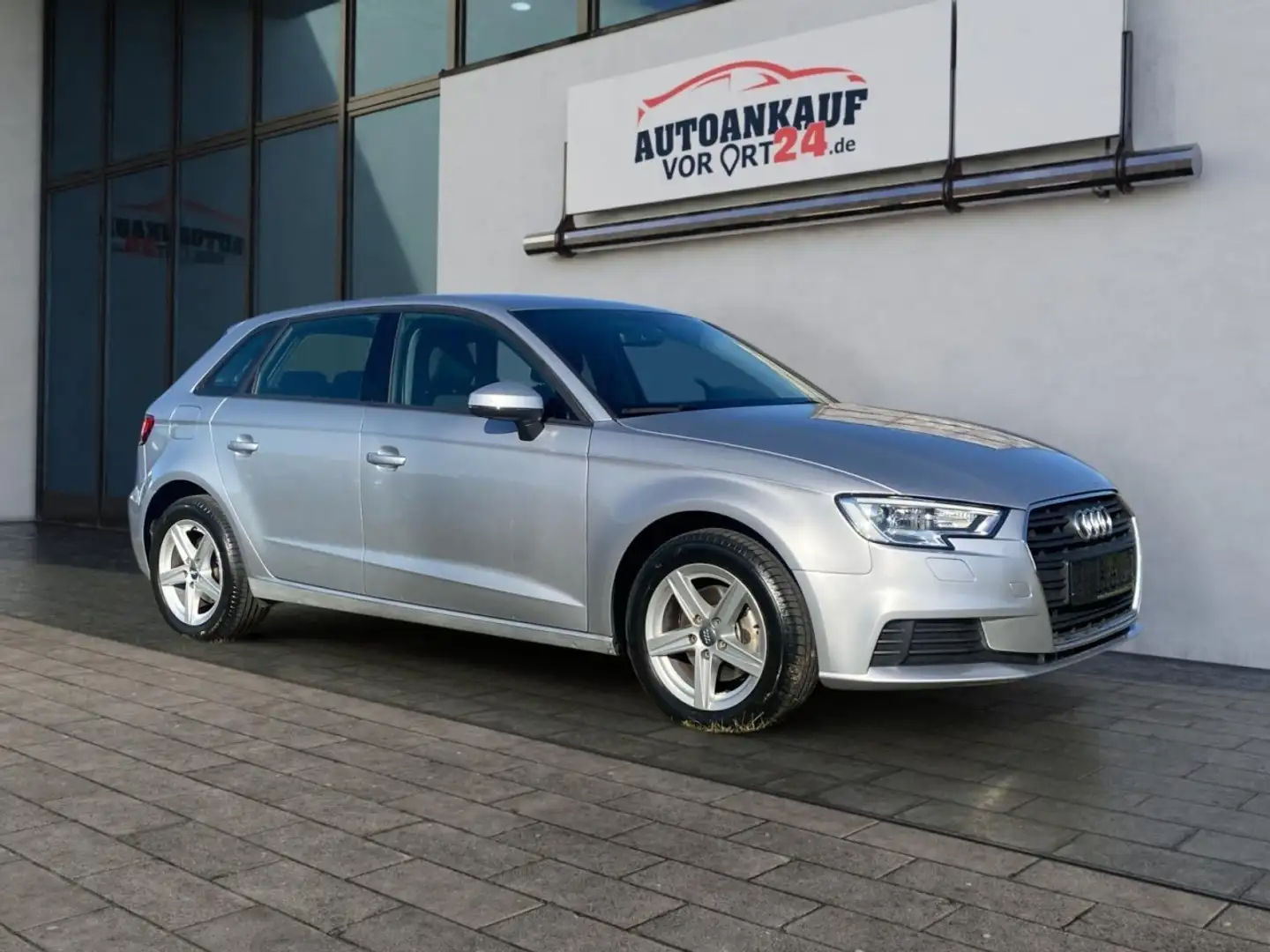 Audi A3 1.0 TFSI Sportback*Xenon`MMI*BT*Sitzhzg* Klima Silber - 1
