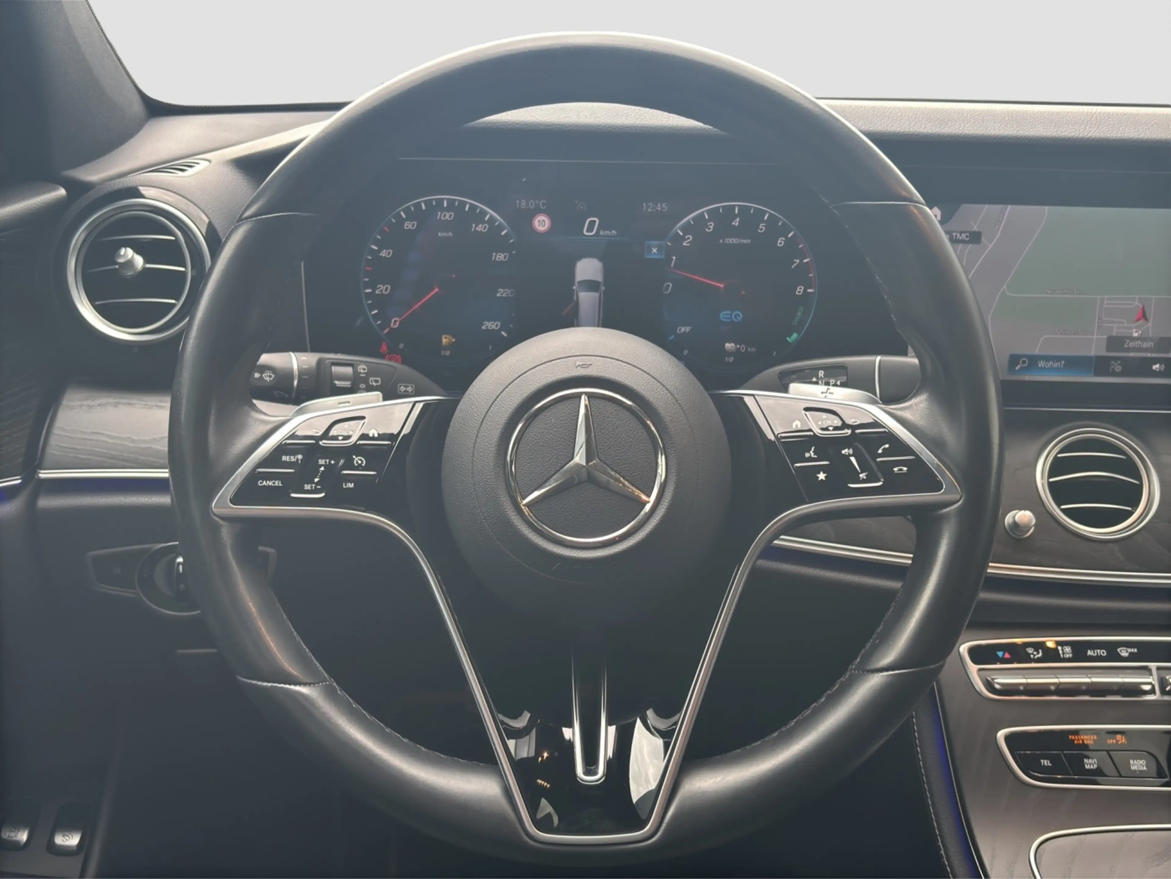 Mercedes-Benz E 300 e T AMG*LED*AHK*SHD*Night**360°*El.Heckkl. — photo 10