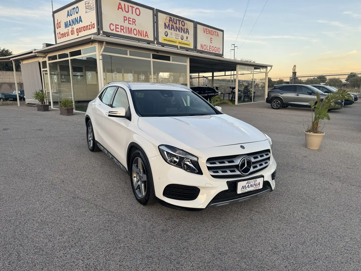 Mercedes-Benz GLA 200 GLA 200 d Premium auto Blanc - 1