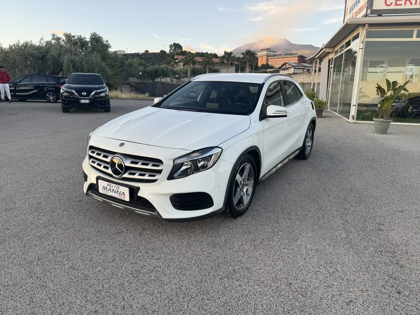 Mercedes-Benz GLA 200 GLA 200 d Premium auto Blanc - 2