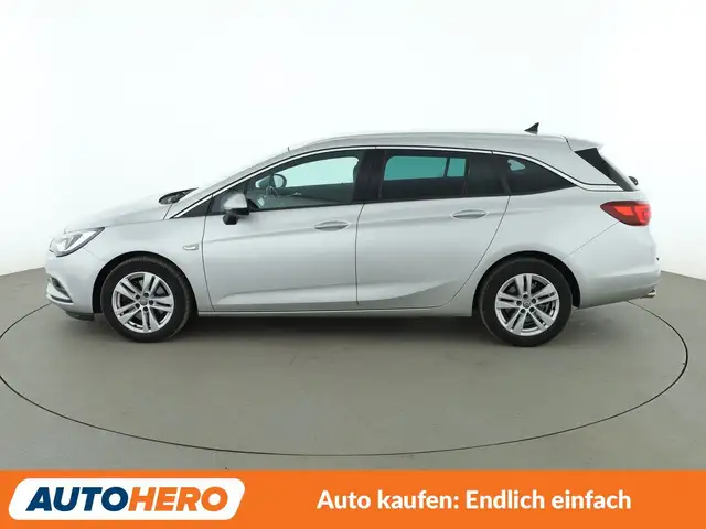 Opel Astra view 3