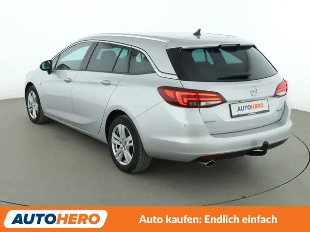 Opel Astra view 4