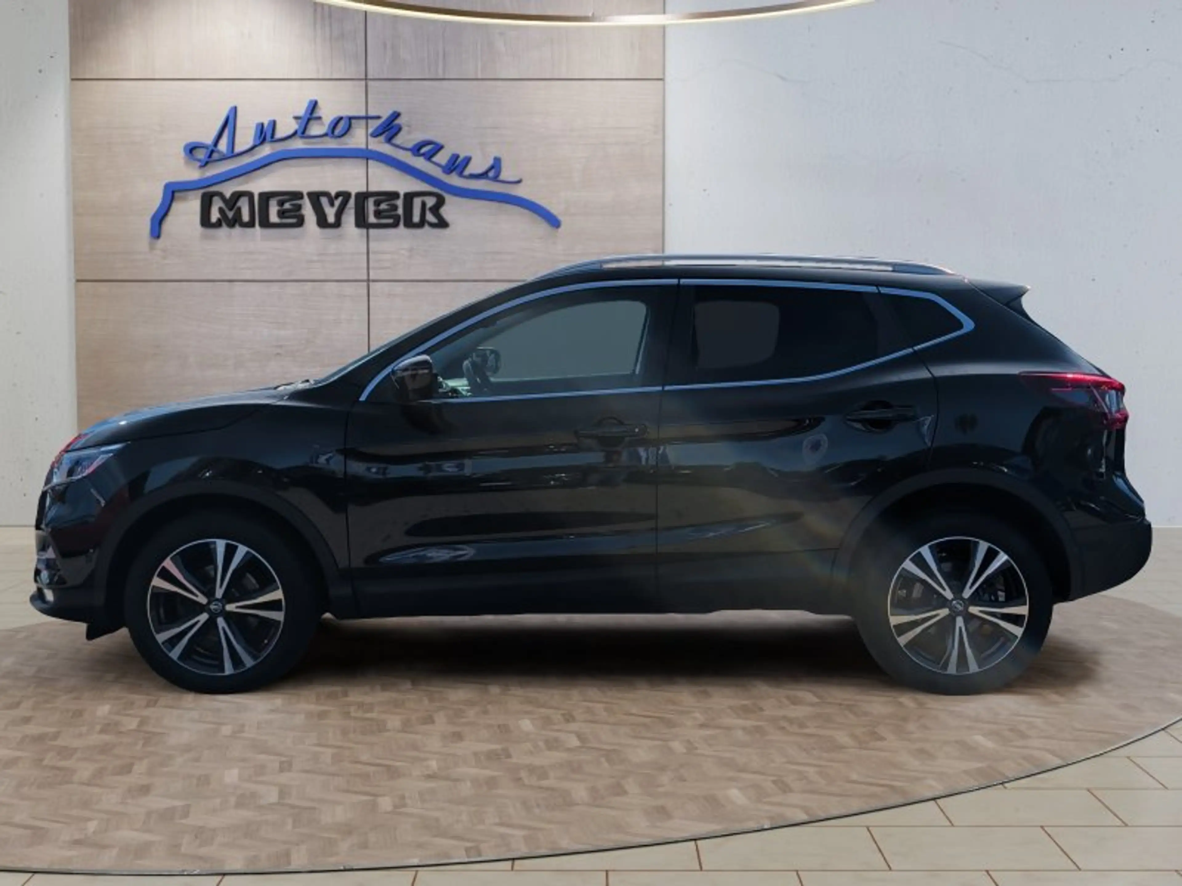 Nissan Qashqai 1.3 DIG-T  N-Connecta — photo 2
