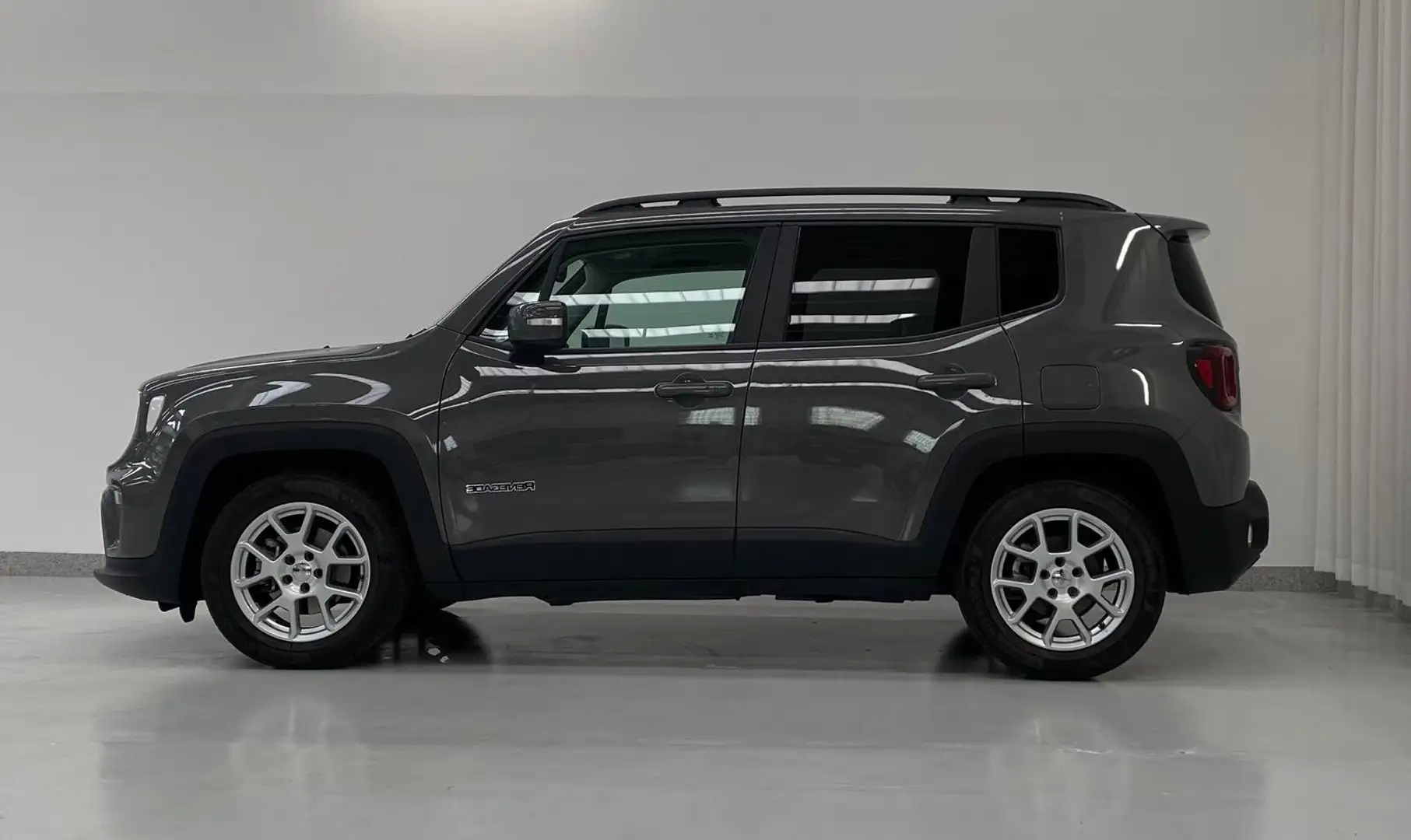 Jeep Renegade 1.3 t4 Limited 2wd 150cv ddct Grijs - 2