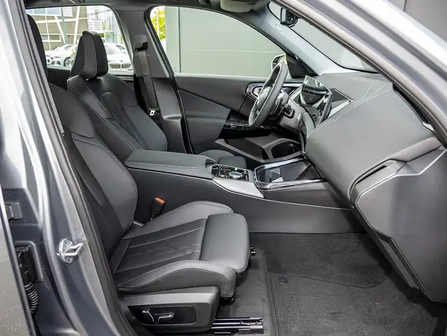 BMW X3 view 4