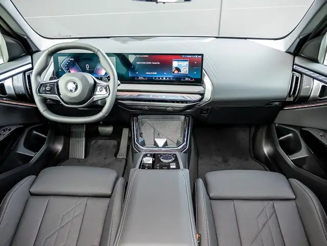 BMW X3 view 5