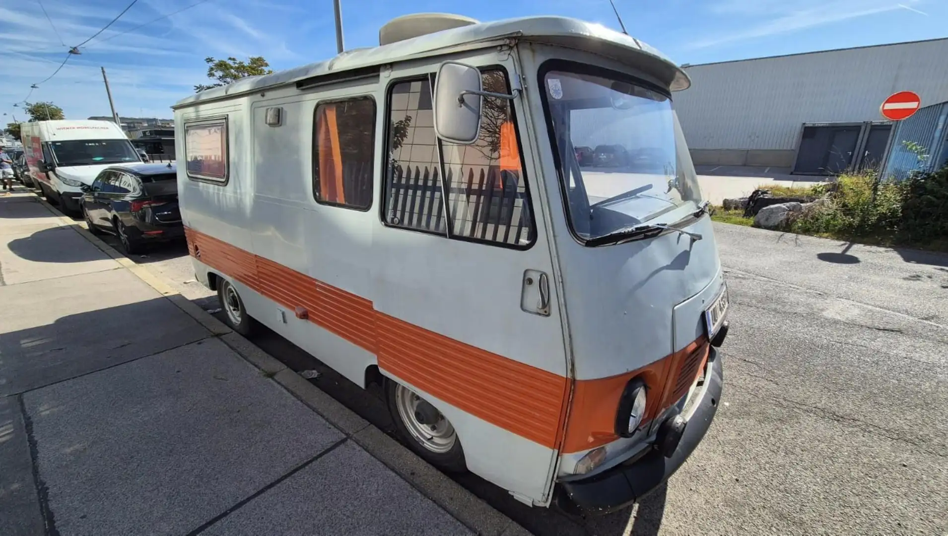 Peugeot J9 Grau - 1