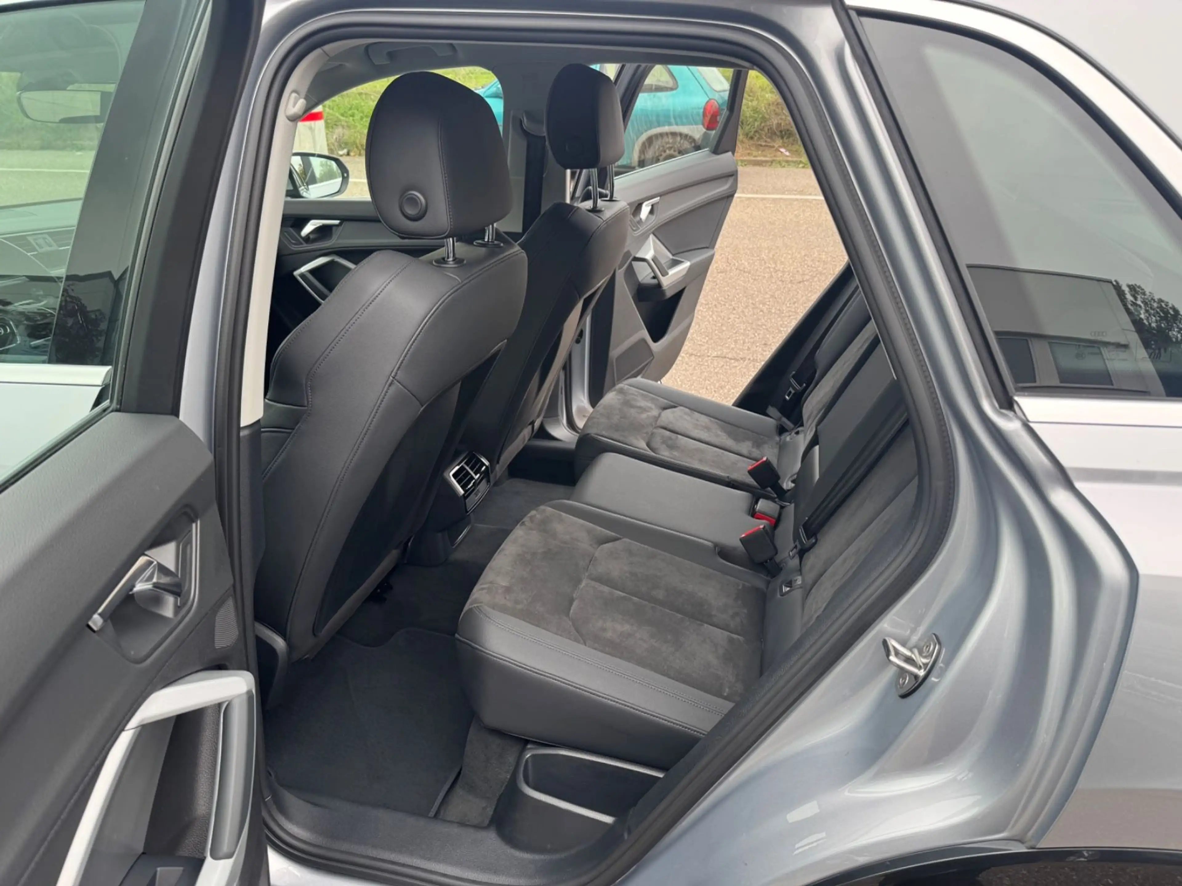 Audi Q3 35 TDI advanced Navi LED Virtual Kamera BliSp — photo 13