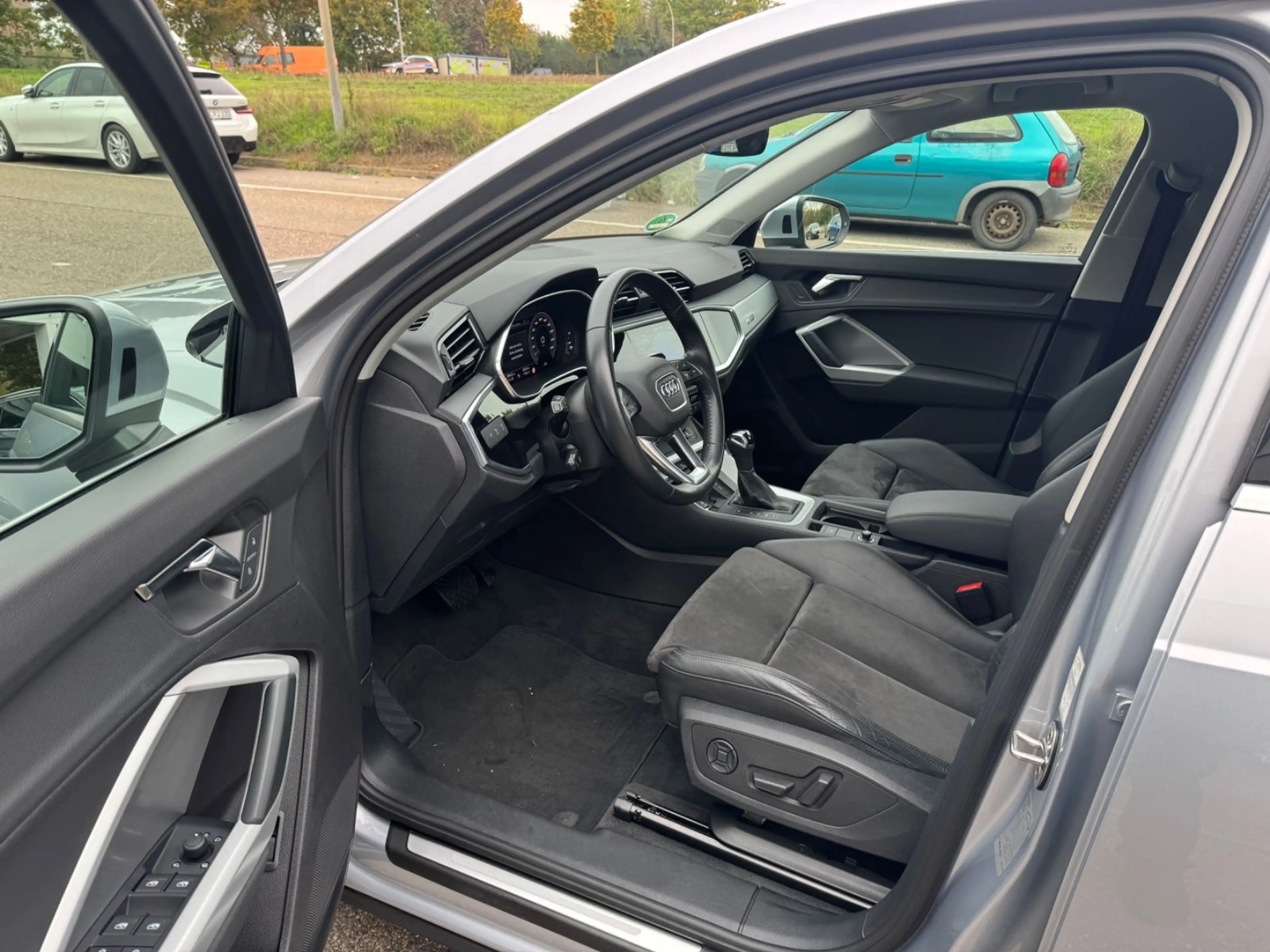 Audi Q3 35 TDI advanced Navi LED Virtual Kamera BliSp — photo 11