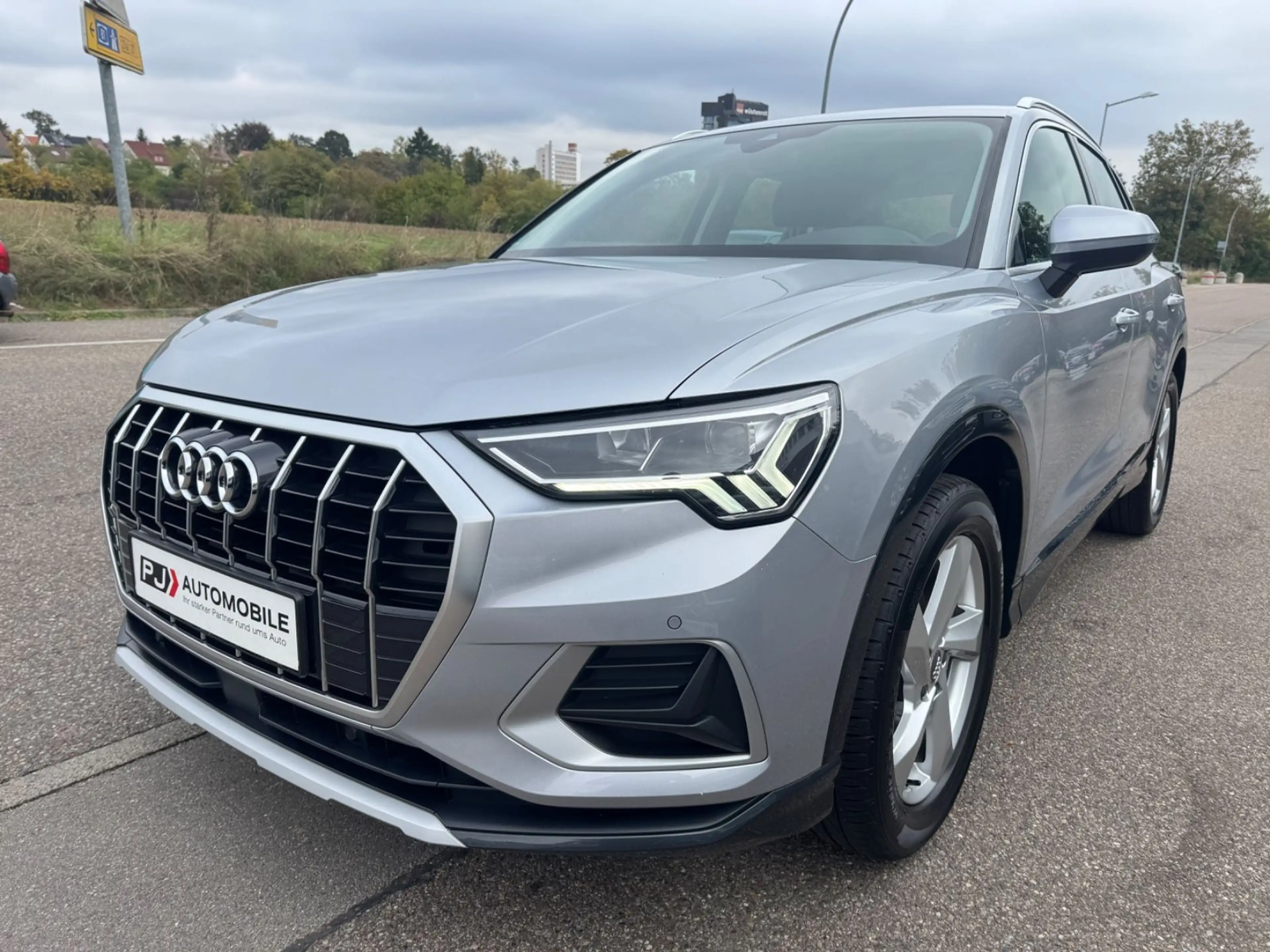 Audi Q3 35 TDI advanced Navi LED Virtual Kamera BliSp — photo 2