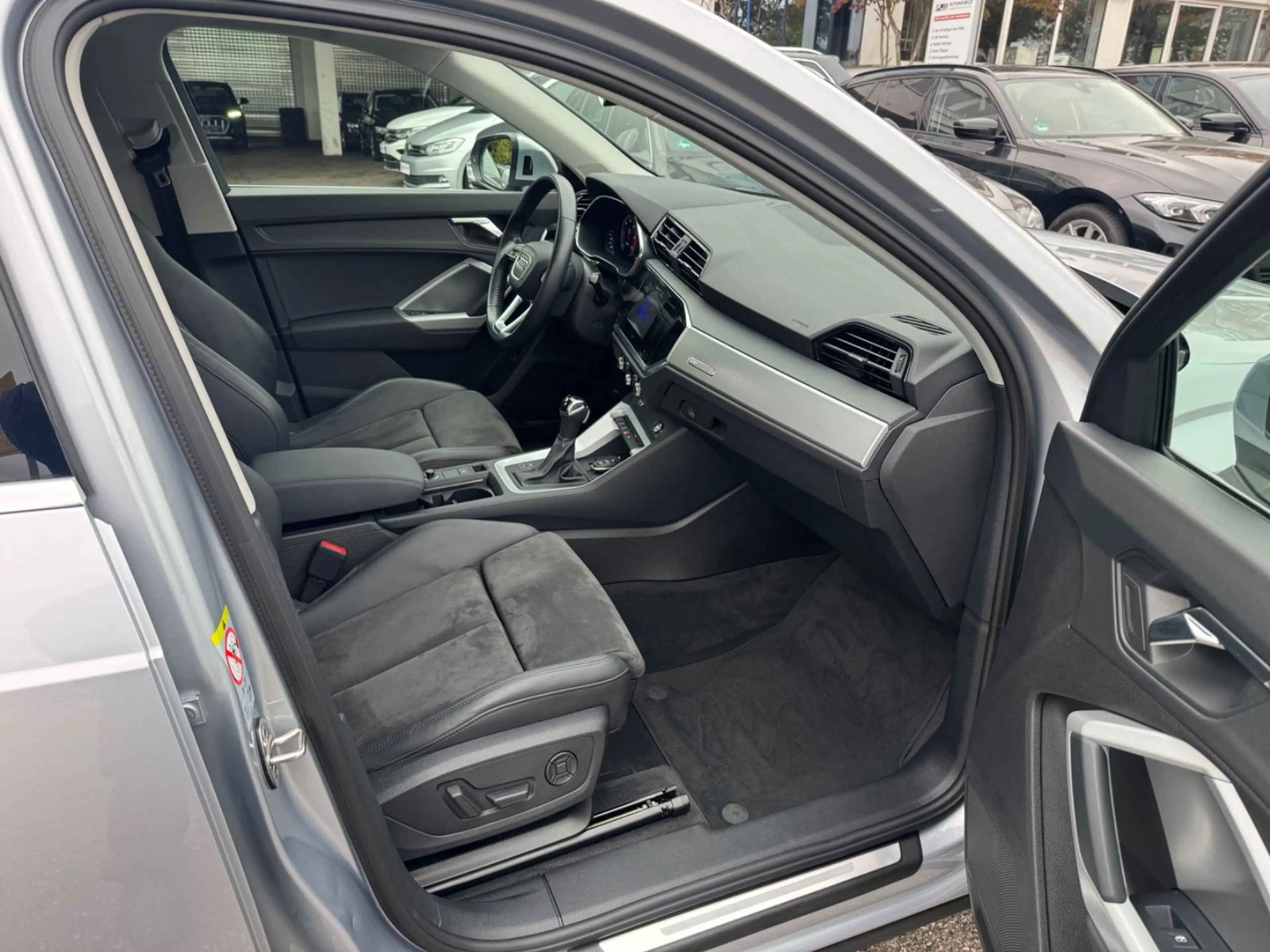 Audi Q3 35 TDI advanced Navi LED Virtual Kamera BliSp — photo 12