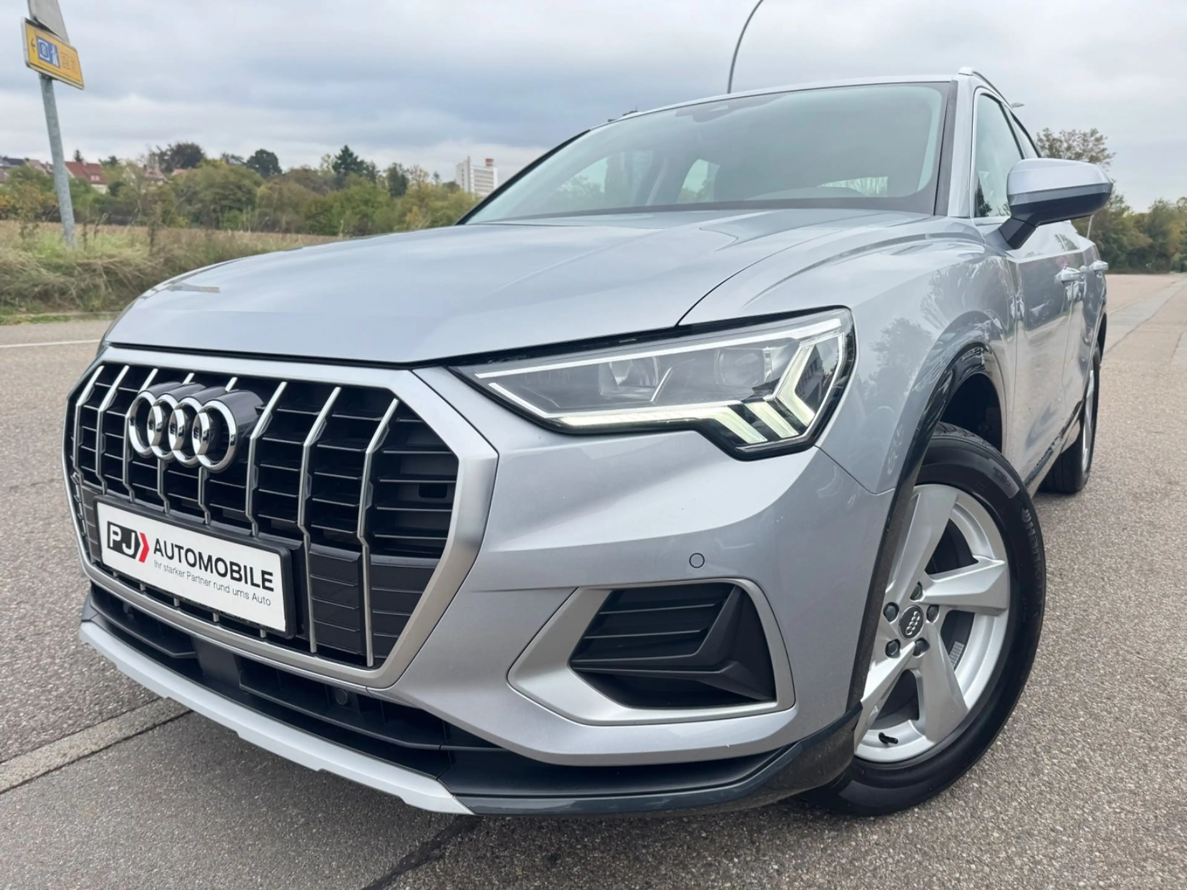 Audi Q3 35 TDI advanced Navi LED Virtual Kamera BliSp