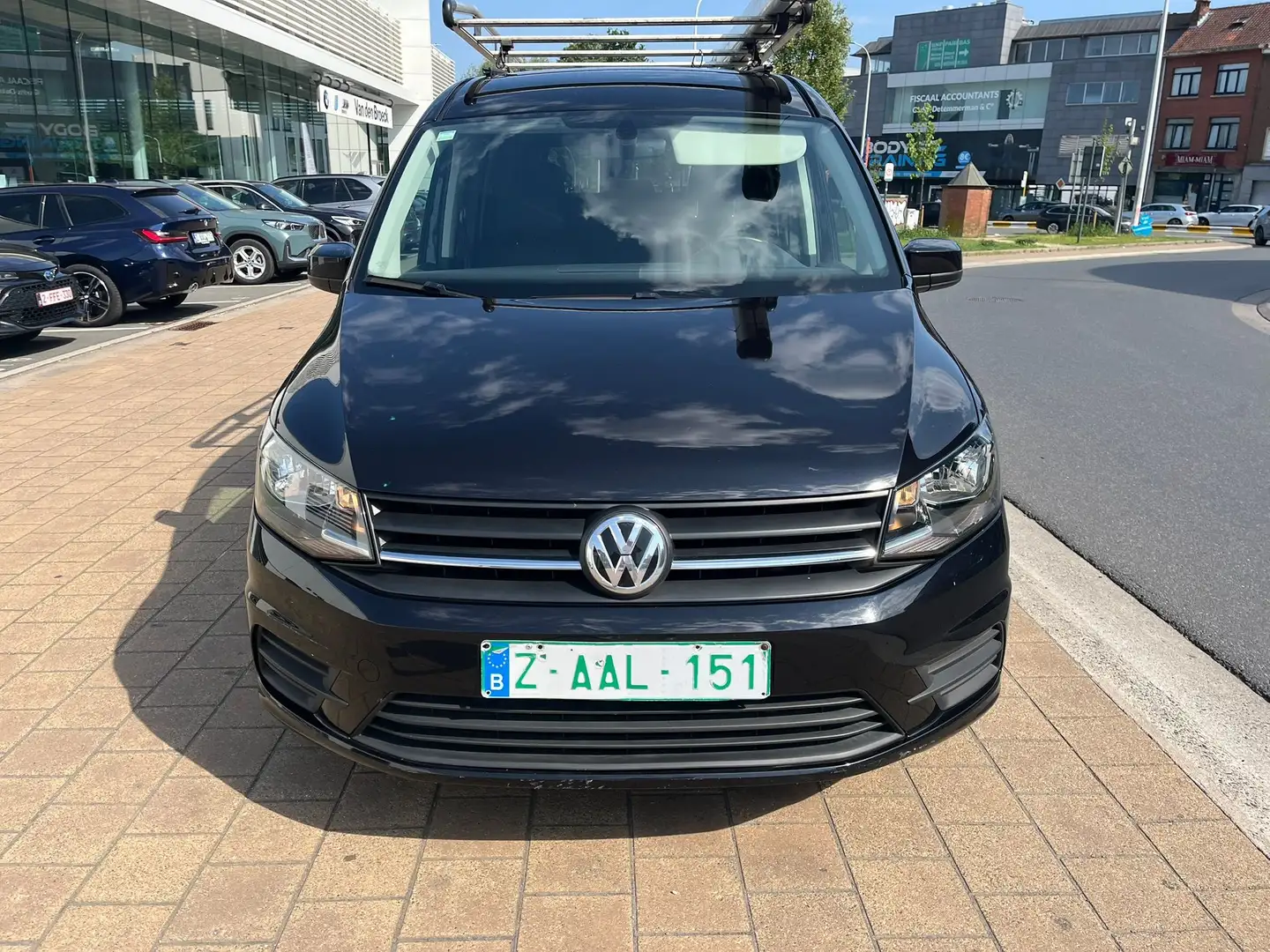 Volkswagen Caddy 1.4 TSI TRENDLINE DSG (EU6) automatique Negro - 2