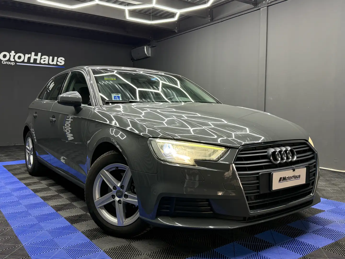 Audi A3 Sportback tdi Ambiente 110cv Grigio - 1