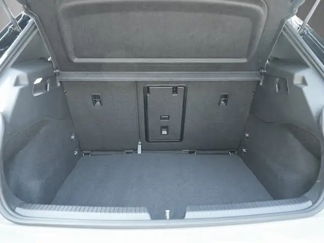 Volkswagen Id.3 view 8