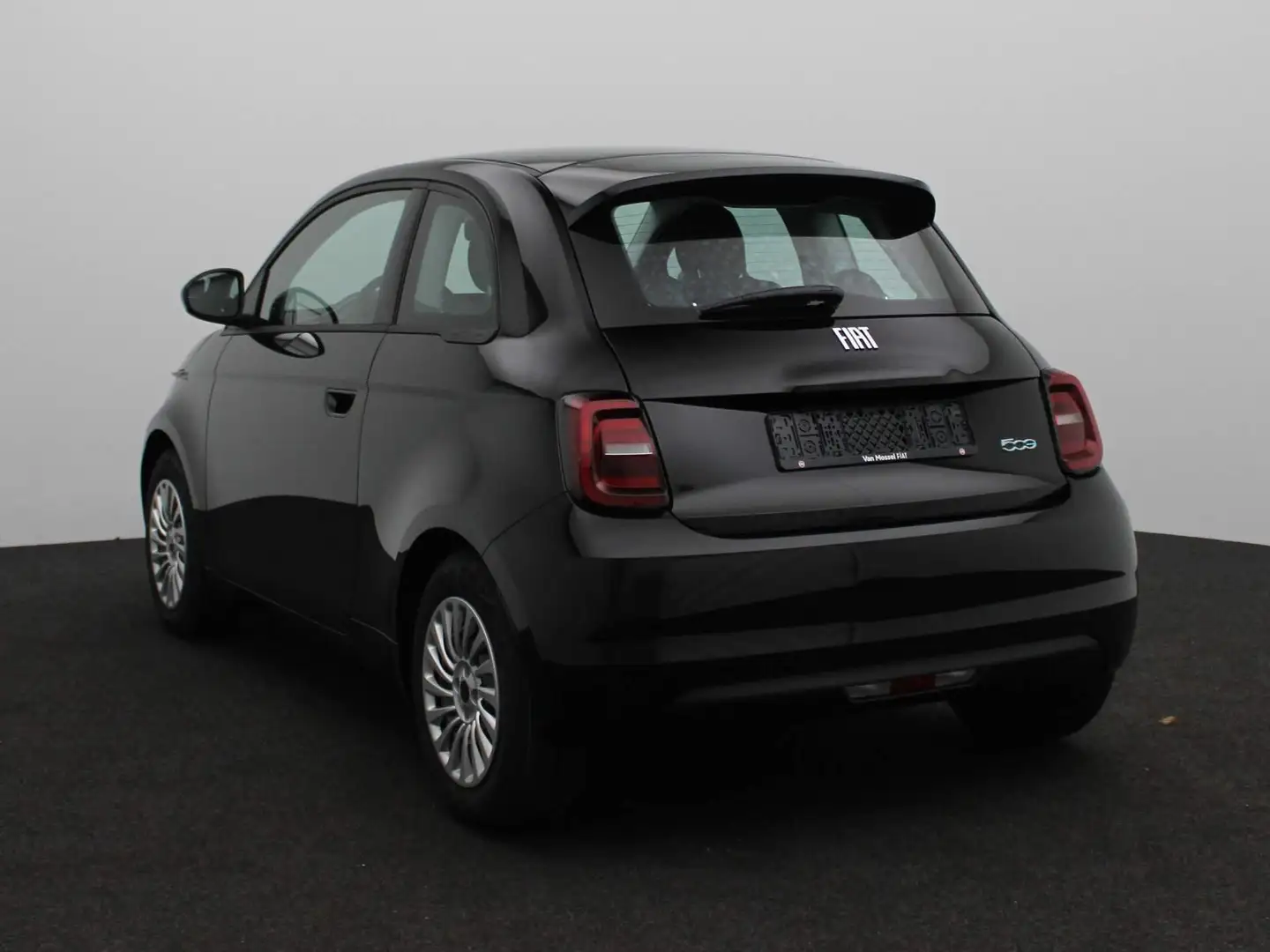 Fiat 500e 42 kWh | Direct Leverbaar |  Tijdelijk gratis wall Zwart - 2