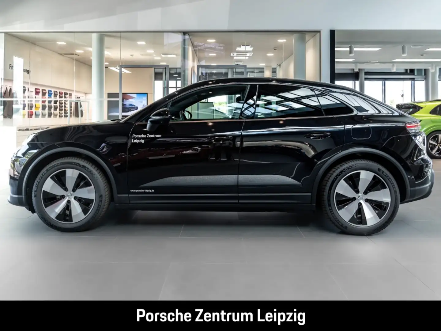 Porsche Macan 4 BOSE Abstandstempomat Surround-View LED Schwarz - 2
