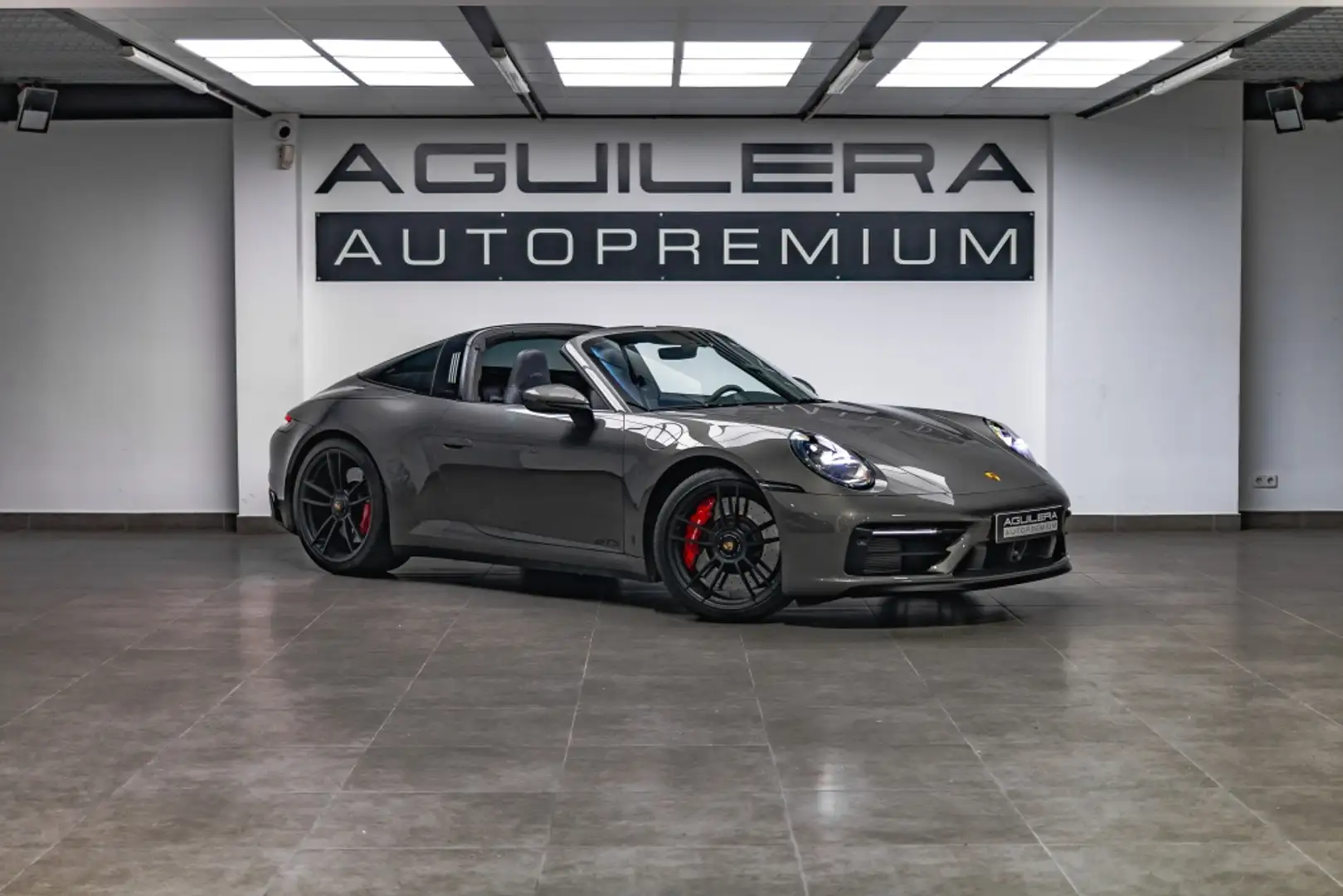 Porsche 992 Targa 4 GTS PDK Gris - 1