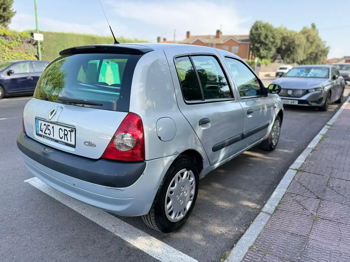 Renault Clio Clio 1.2 16v Luxe Privilege Luxe Privilege Plateado - 1