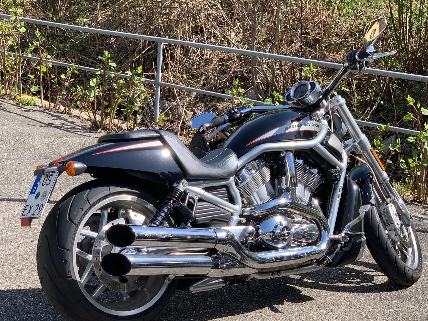 Harley-Davidson VRSC V-Rod Black - 1